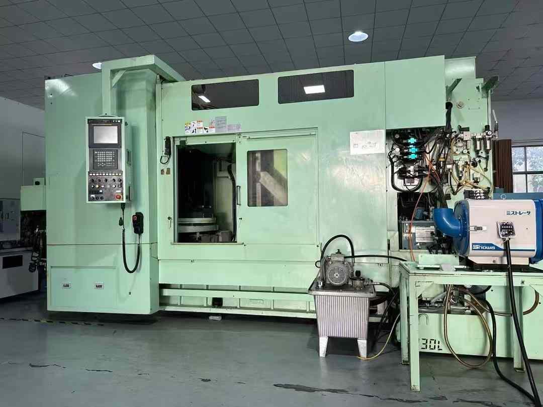 Horizontal machining center
