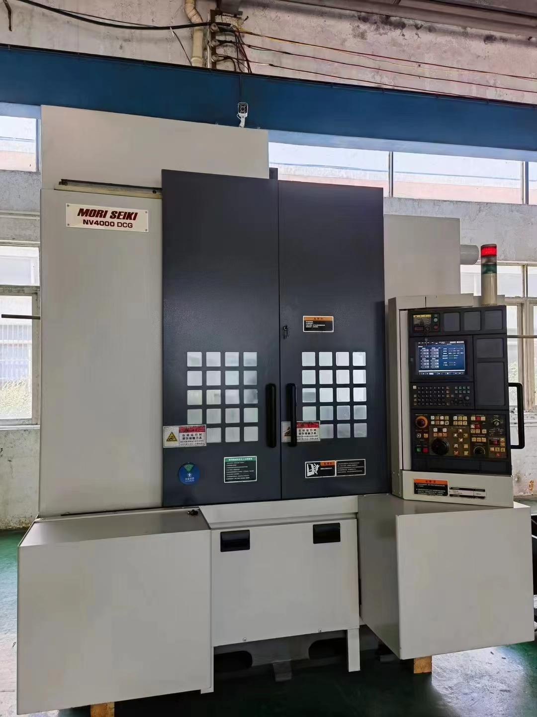 Vertical machining center