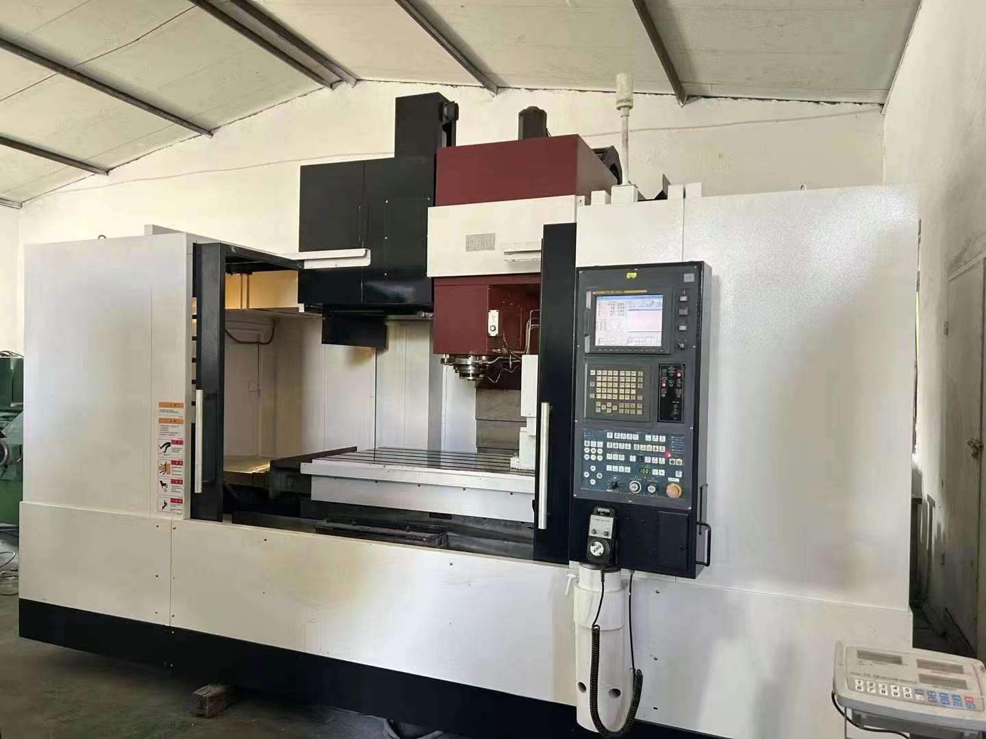 Vertical machining center