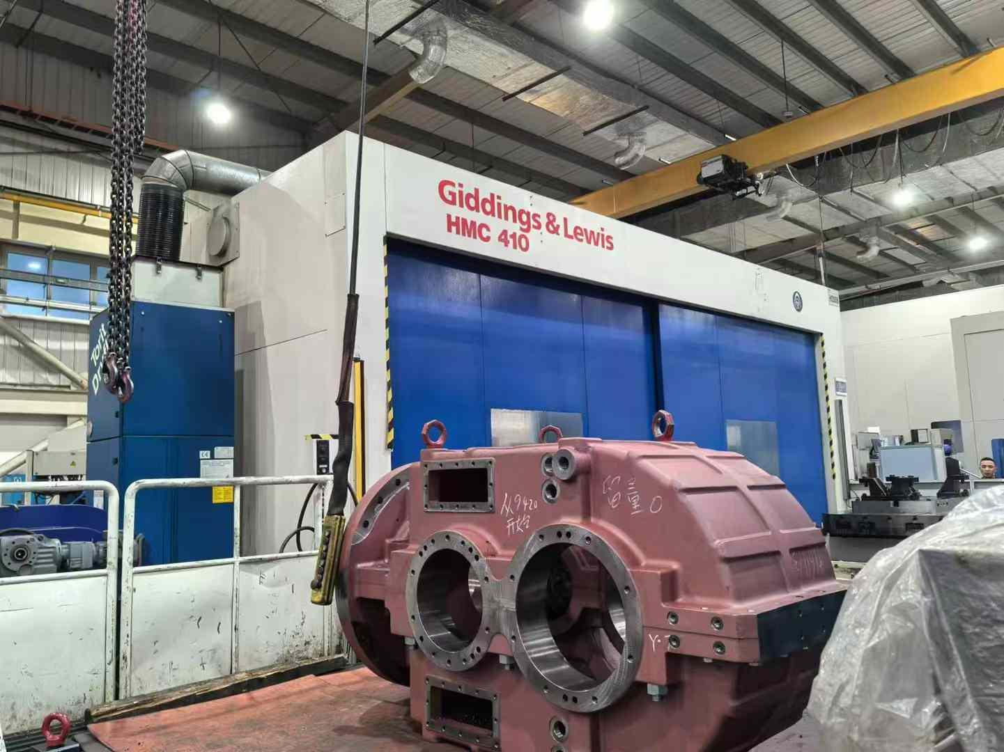Boring and milling machine