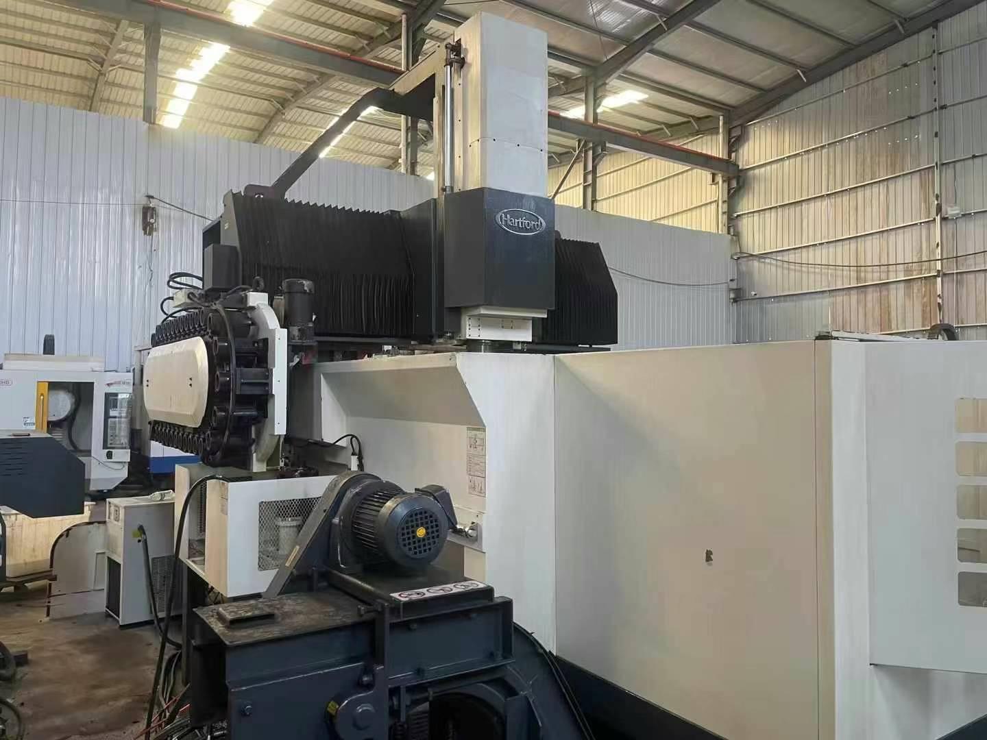 Gantry machining center
