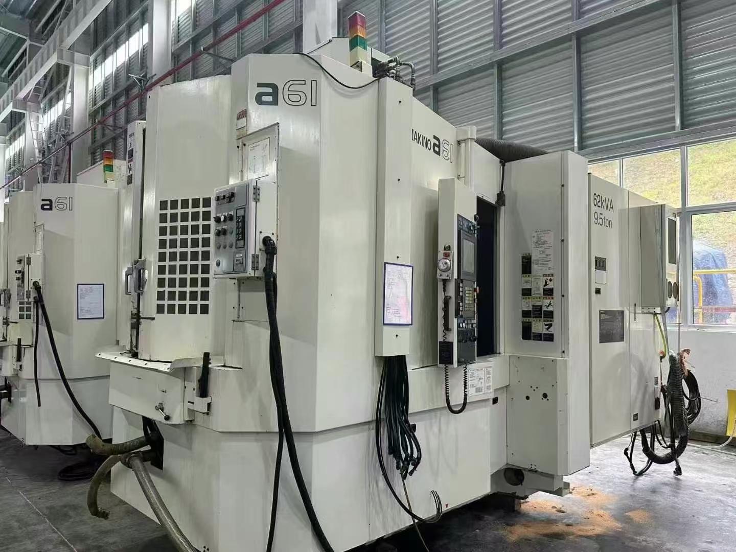 Horizontal machining center