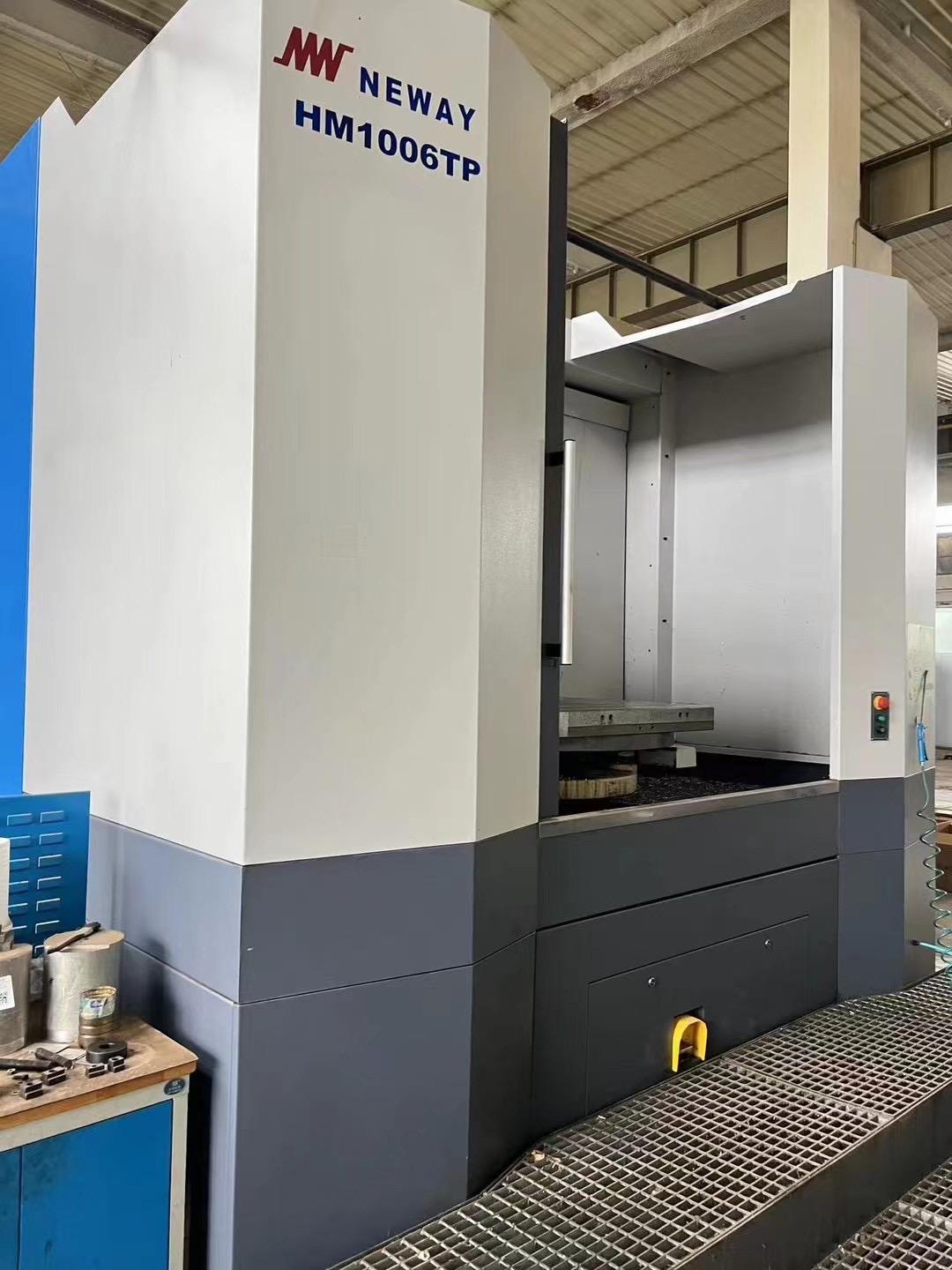 Horizontal machining center