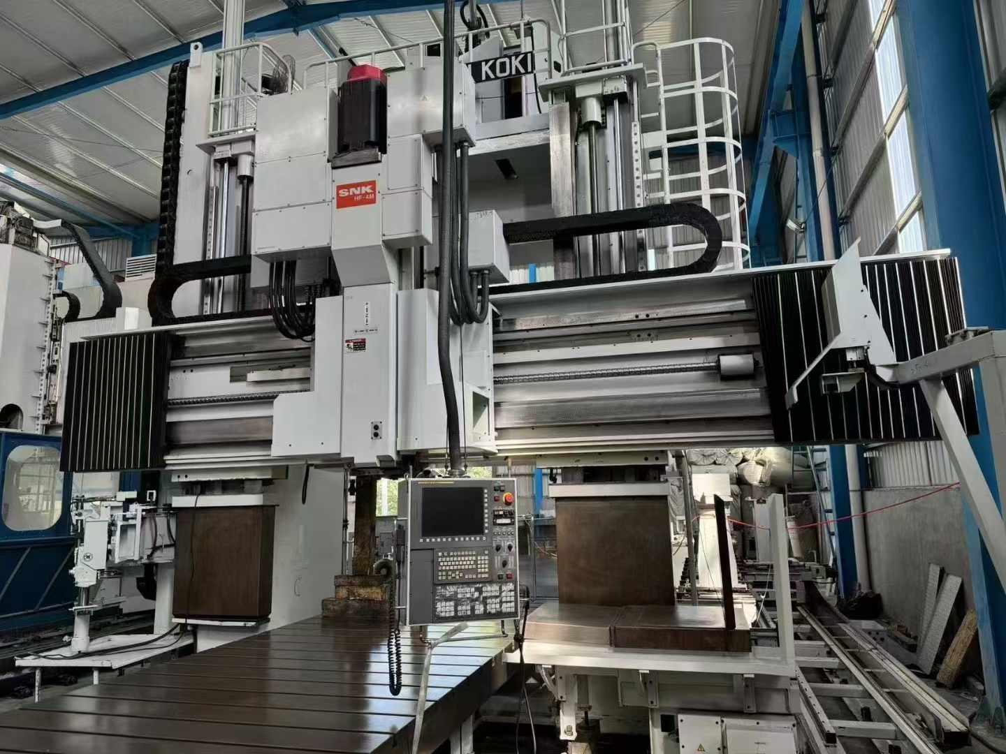 Gantry machining center