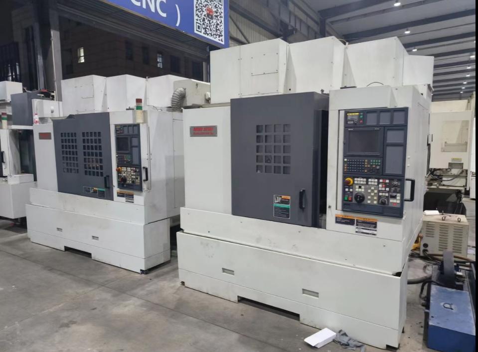 Vertical machining center