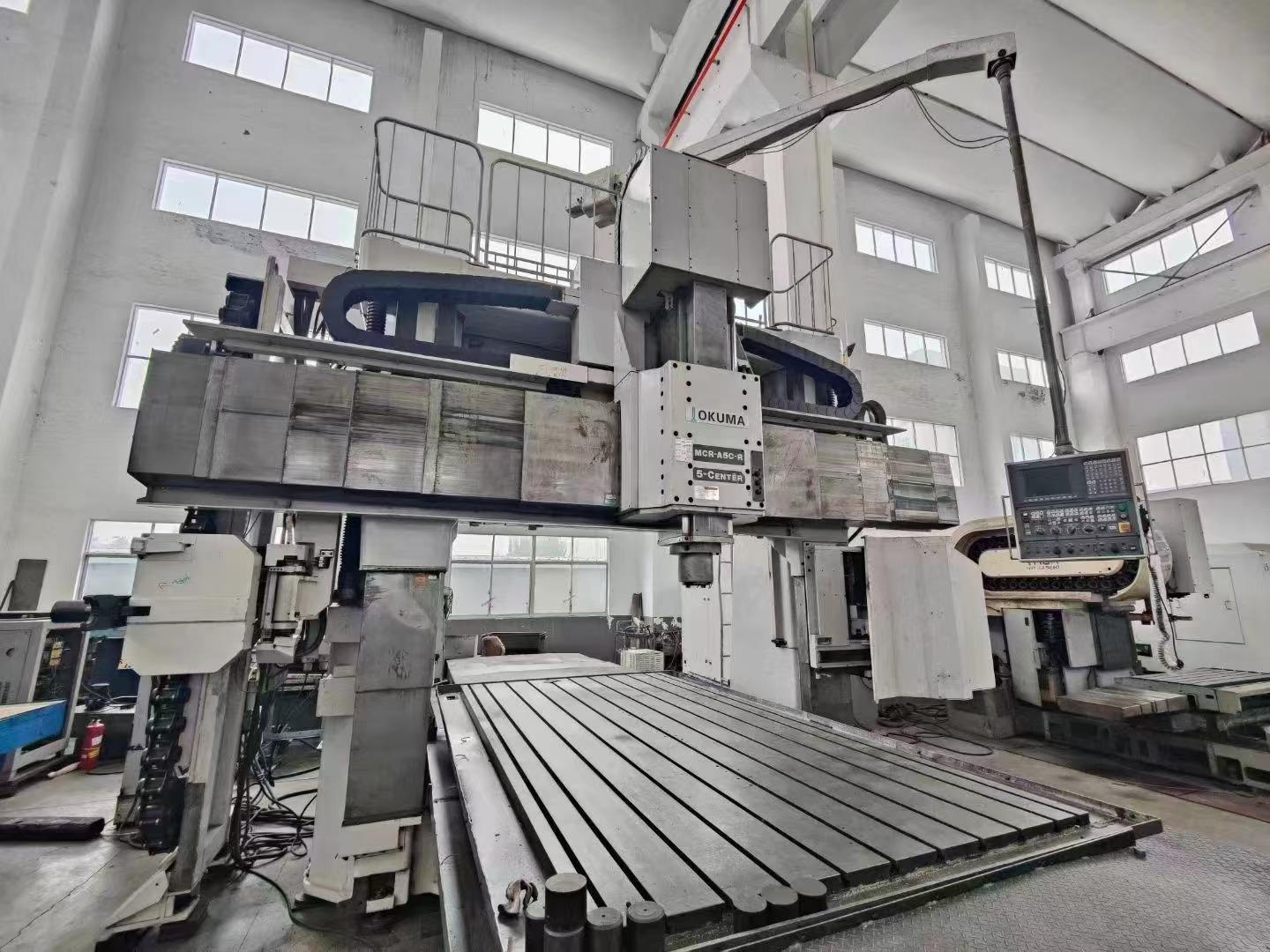 Gantry machining center
