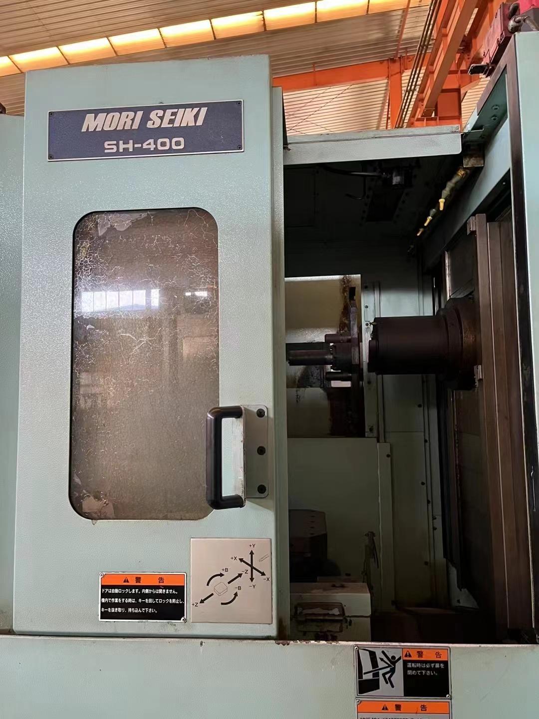 Horizontal machining center