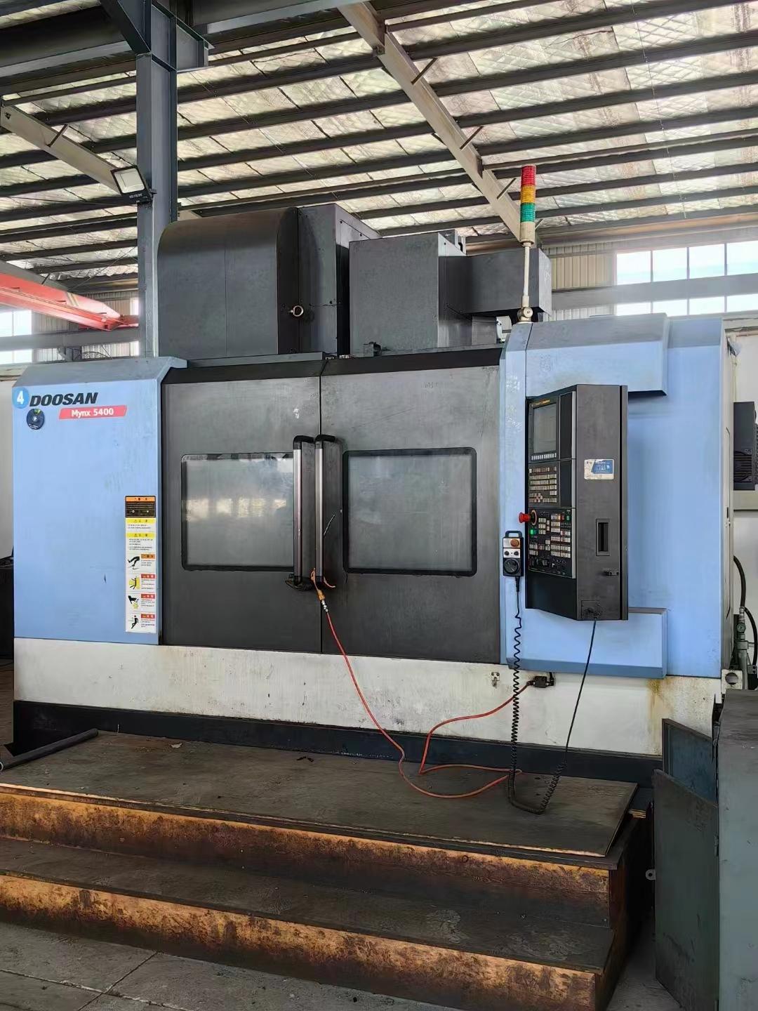 Vertical machining center
