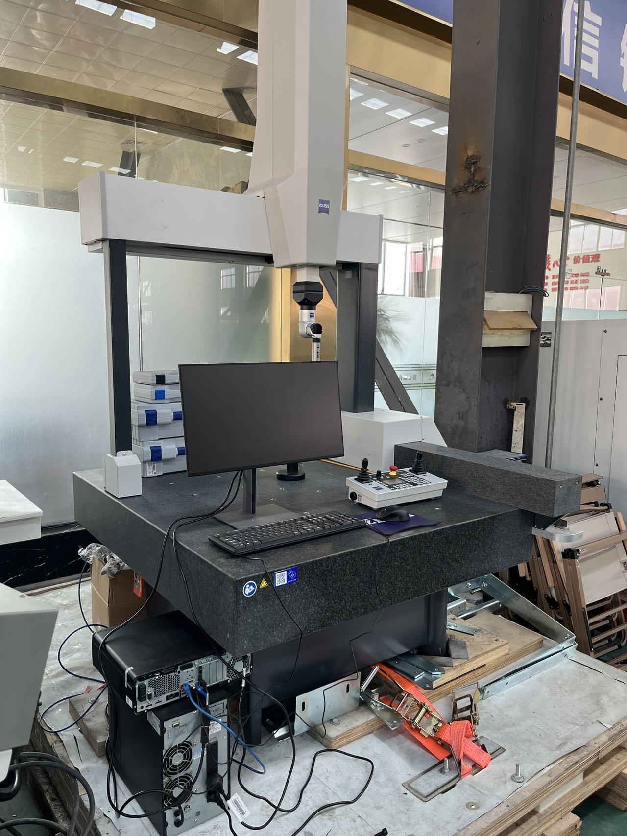 ZEISS CMM SPECTRUM 7106 RDS VAST XXT CMM | PamtonSchnell Machines