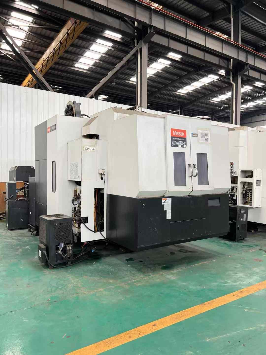 Horizontal machining center