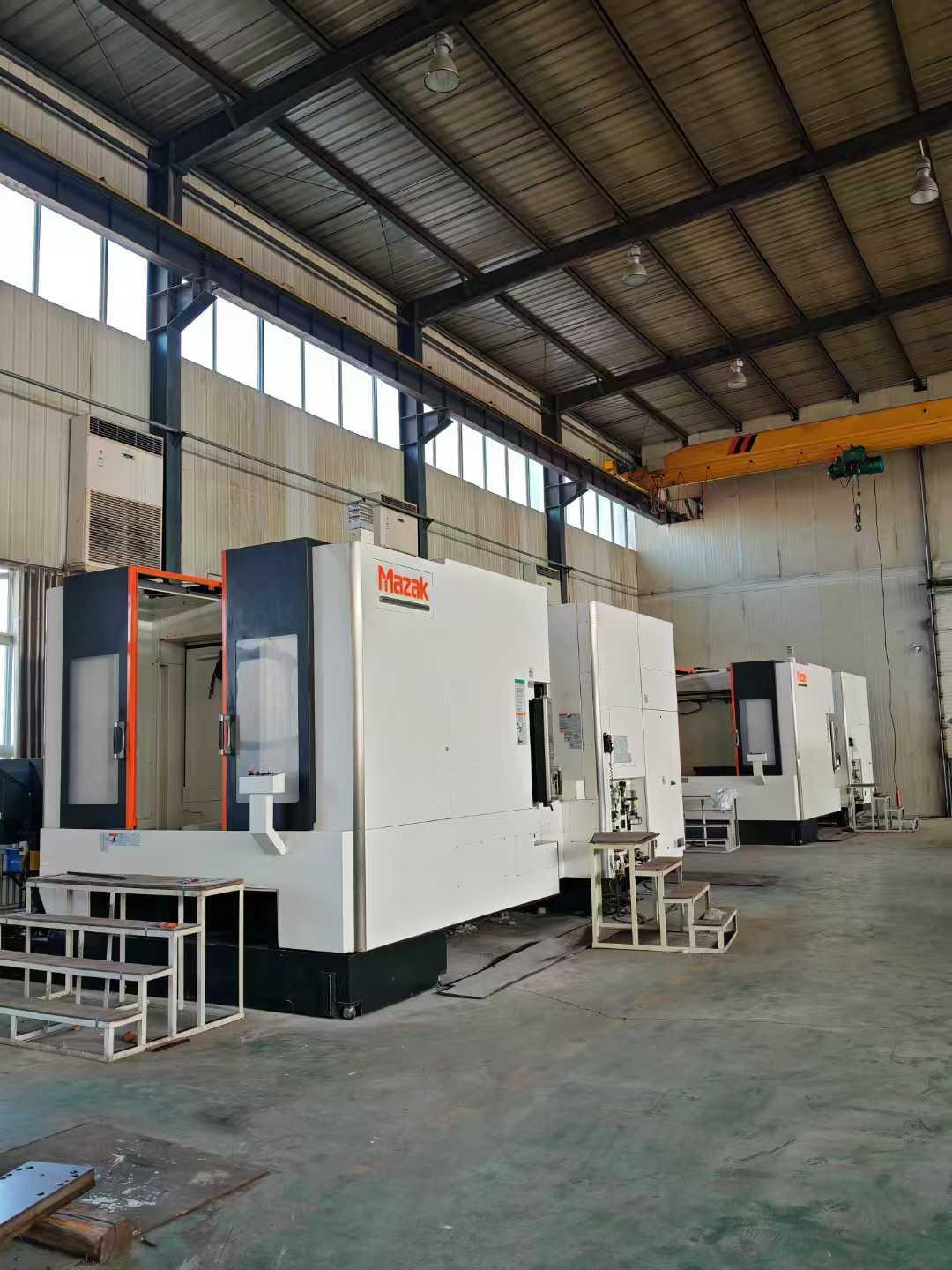 Horizontal machining center
