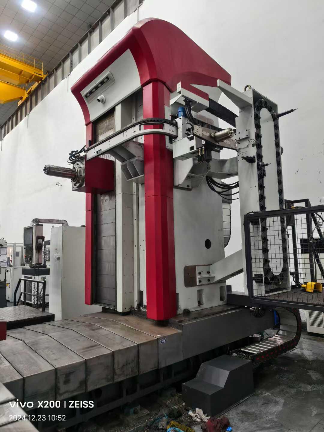 Boring and milling machine