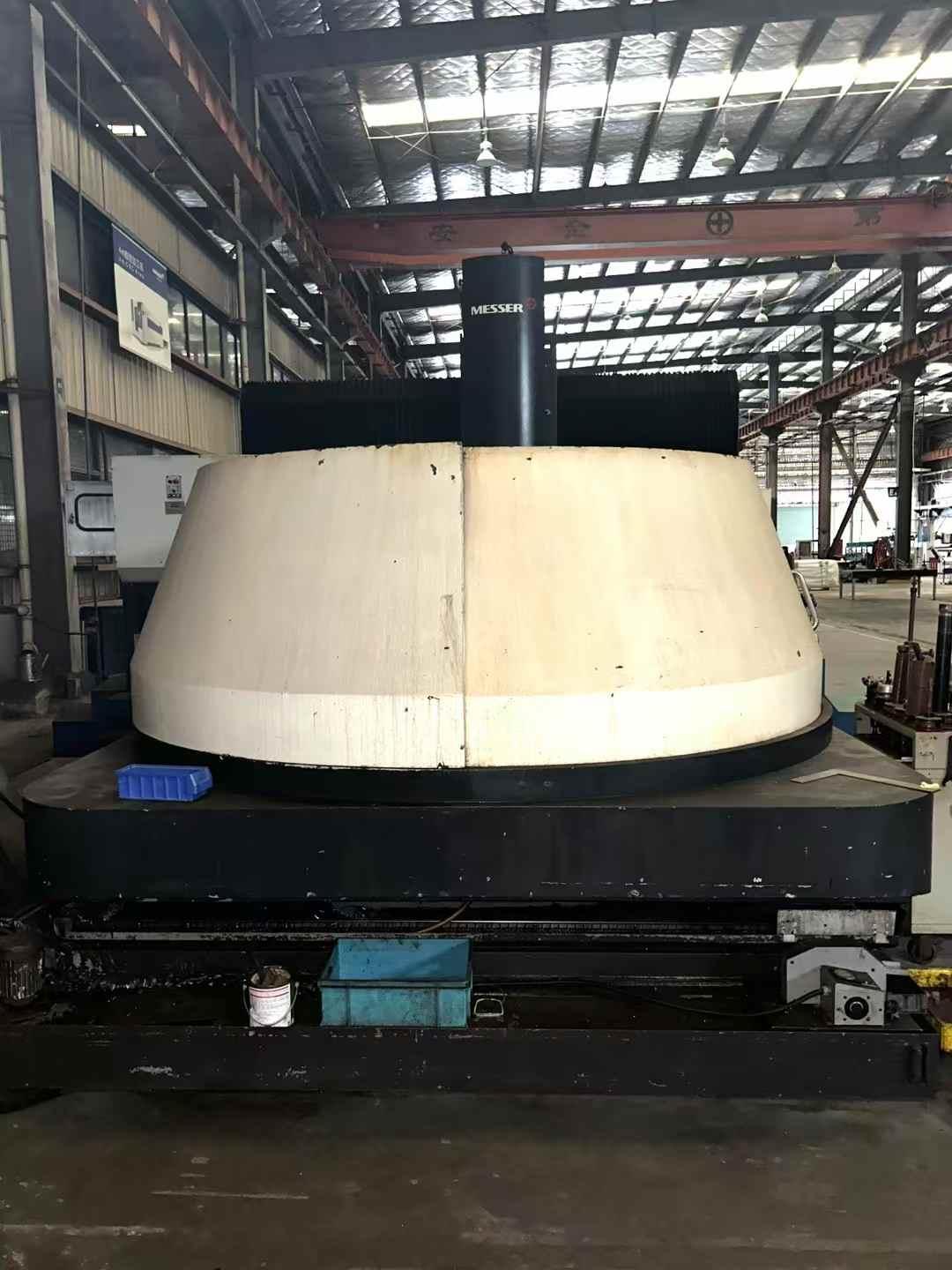 Gantry machining center