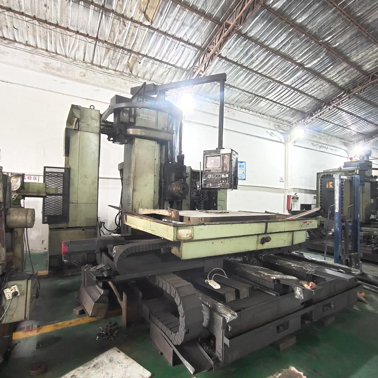 Horizontal boring milling machine