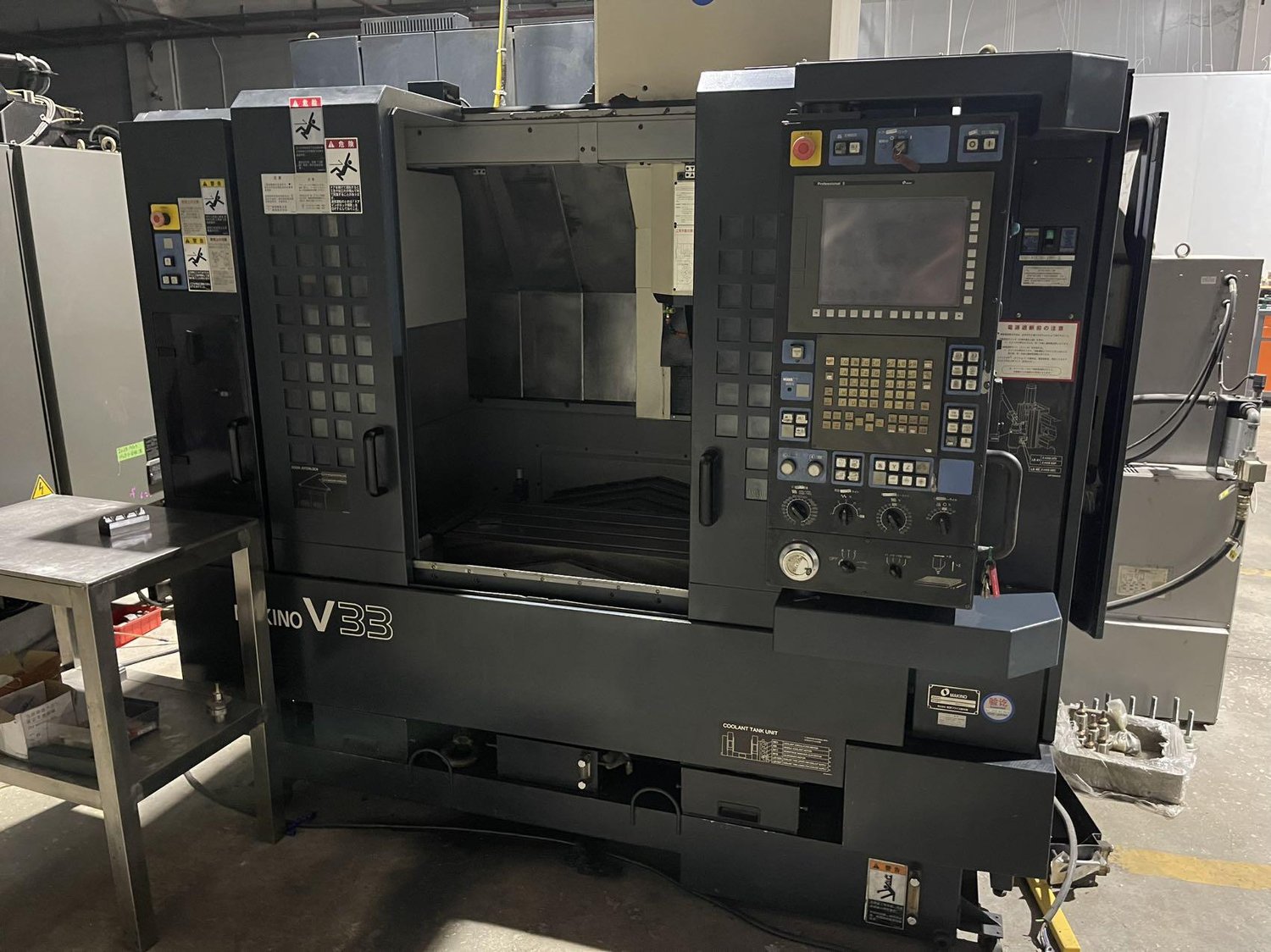 Vertical machining center