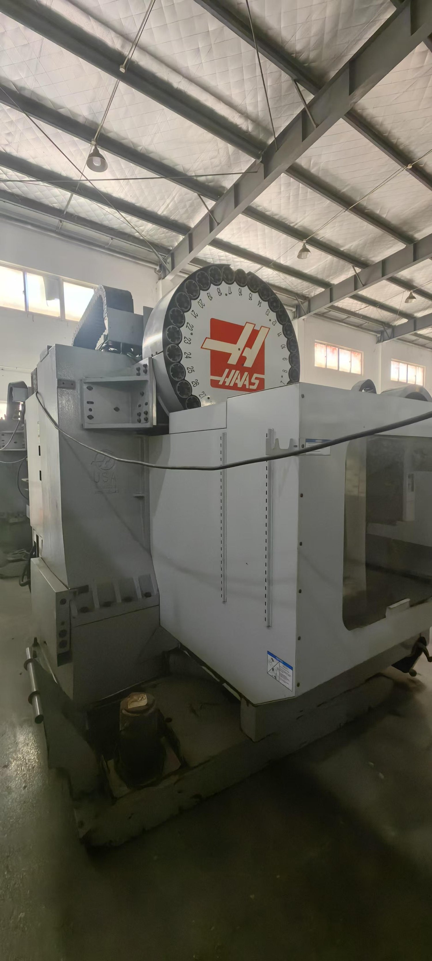 Vertical machining center