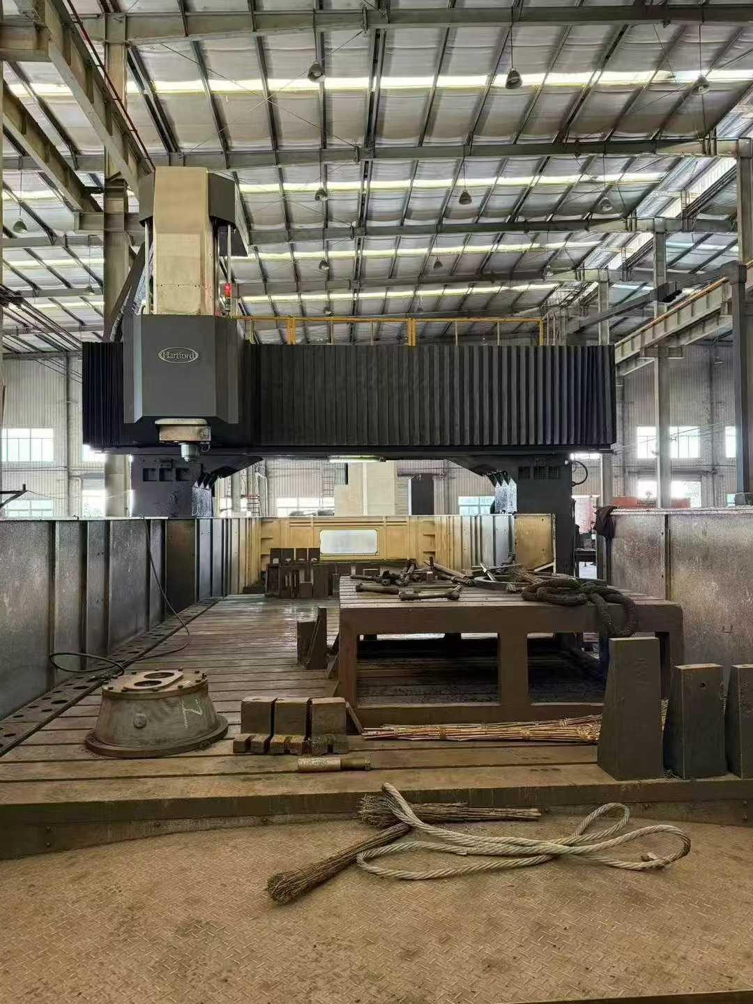 Gantry machining center