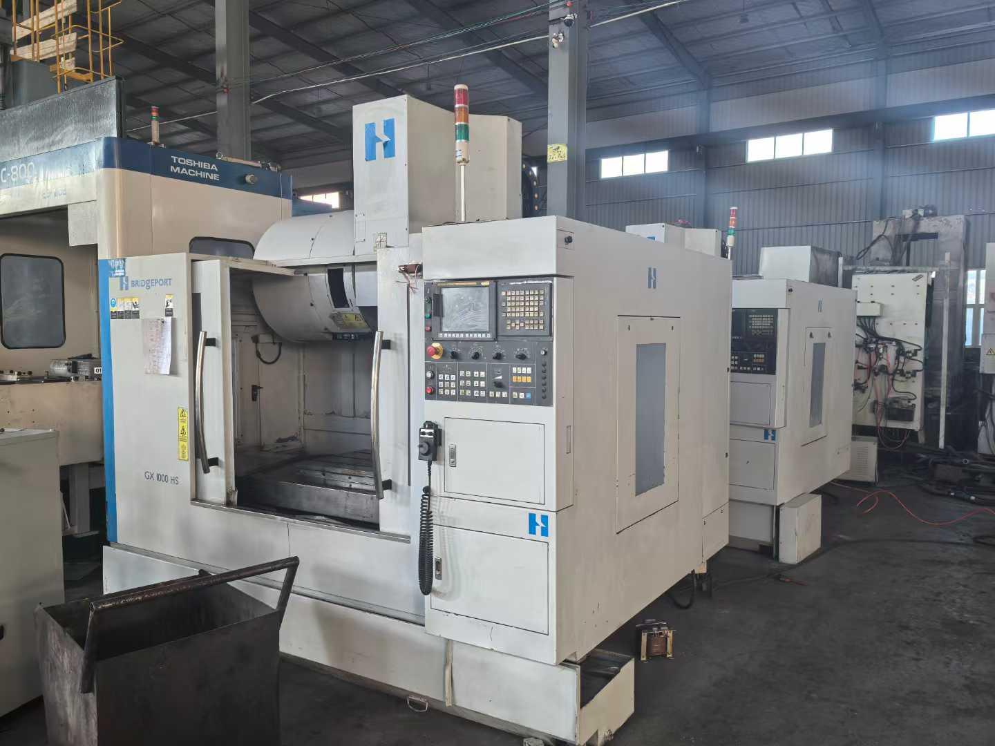 Vertical machining center