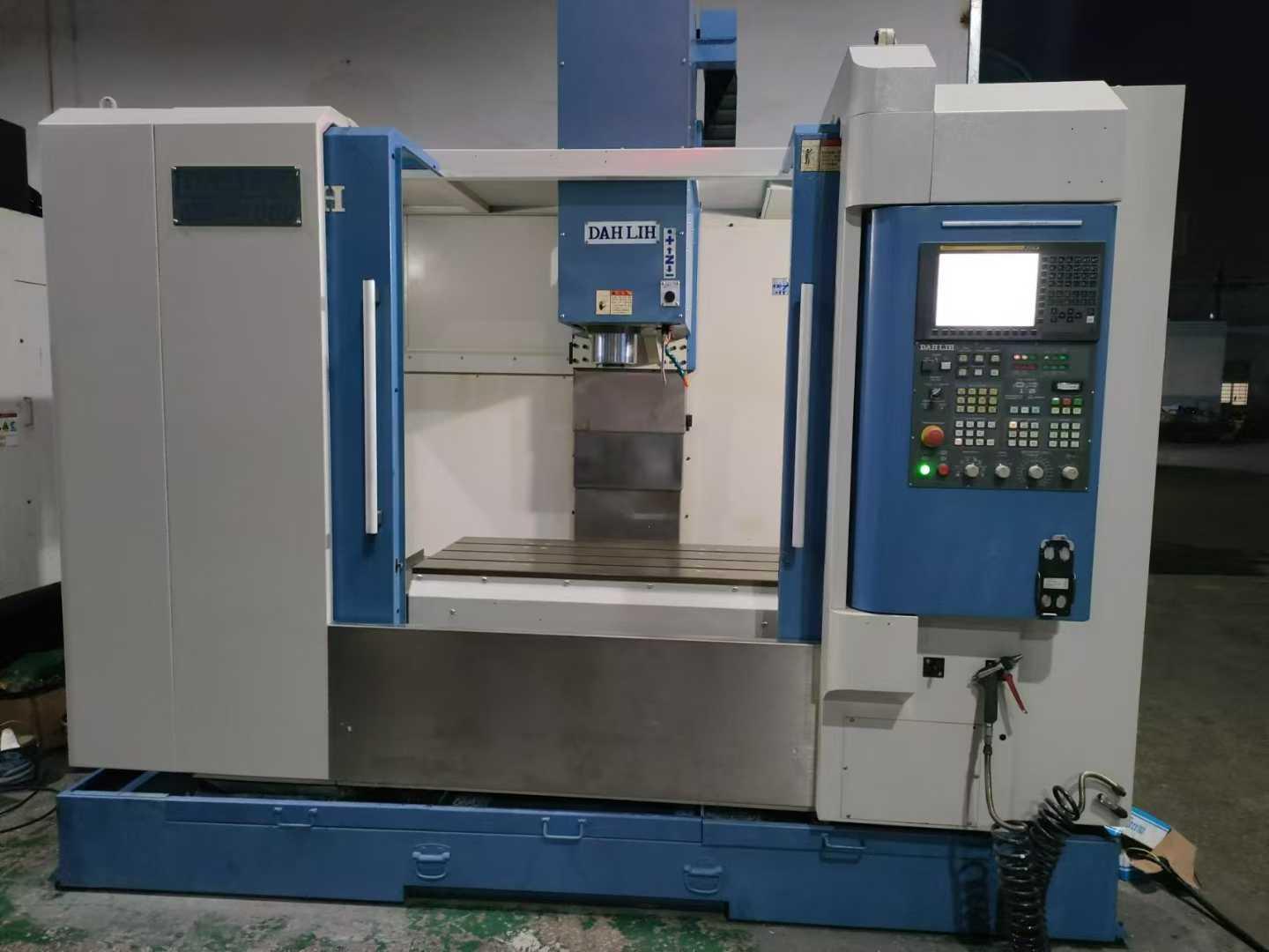 Vertical machining center