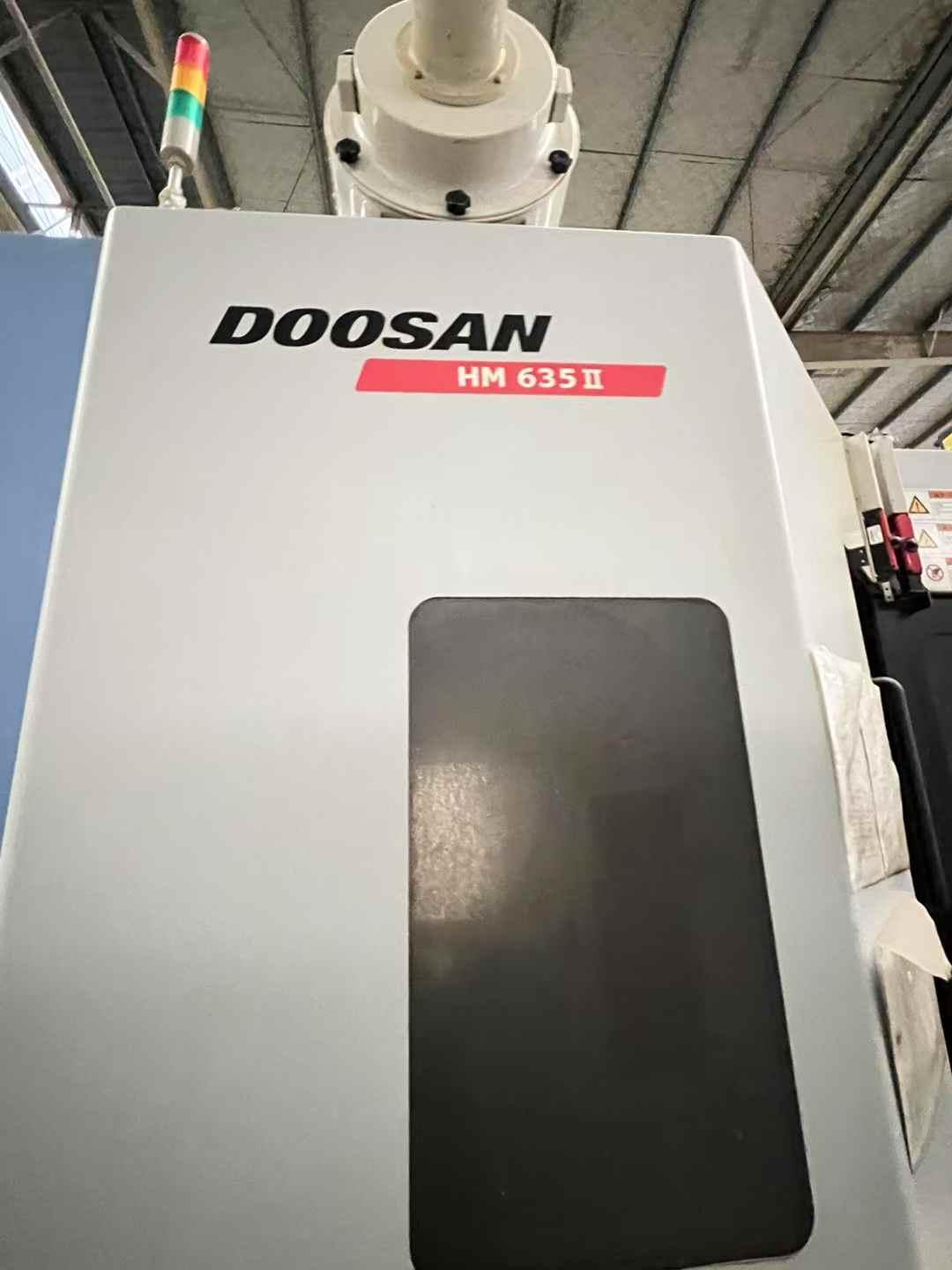 Horizontal machining center