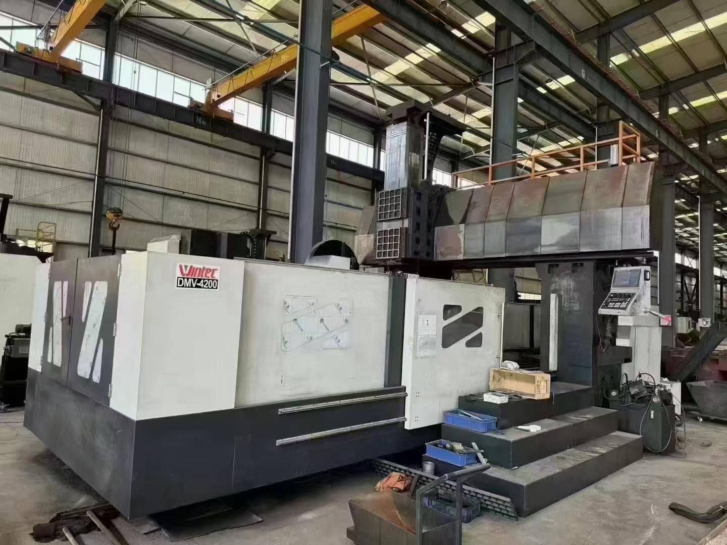 Gantry machining center
