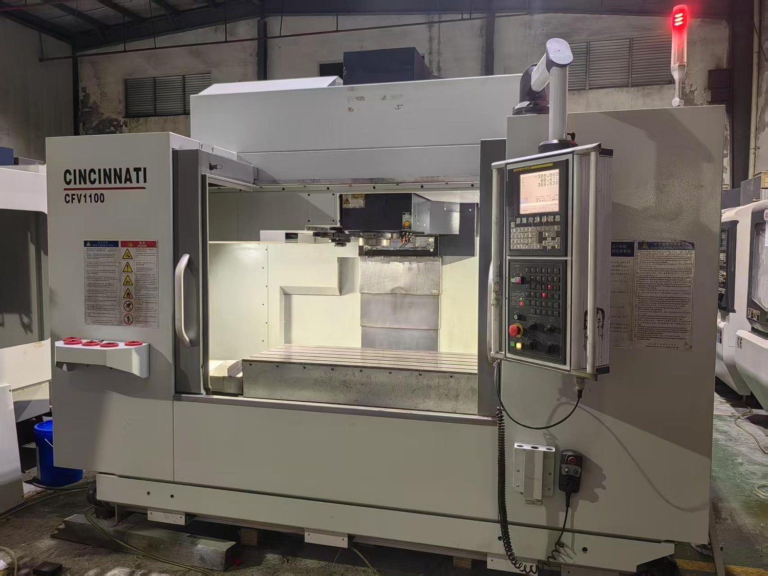 Vertical machining center