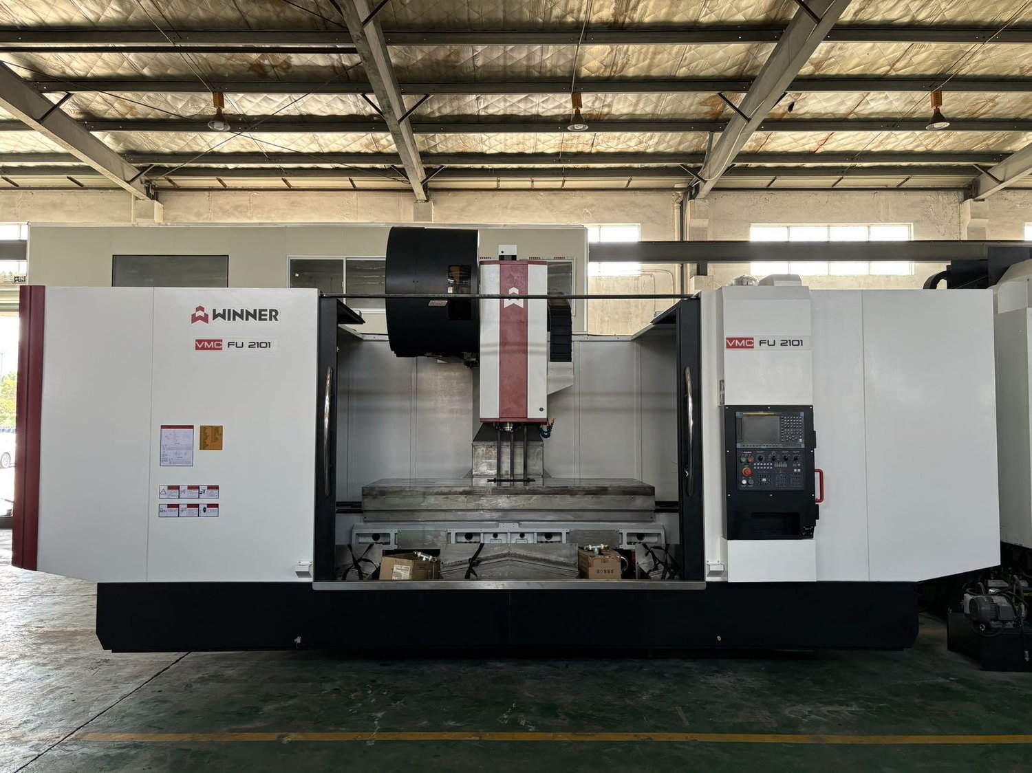 Vertical machining center