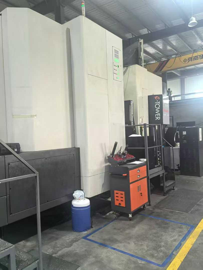 5 axes machining center