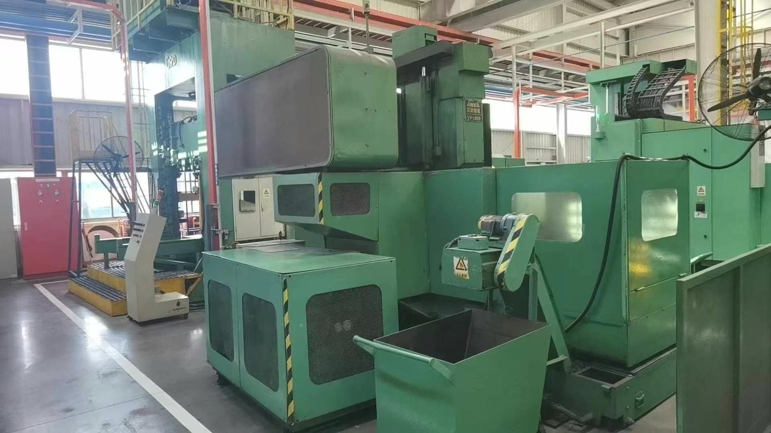 Gantry machining center