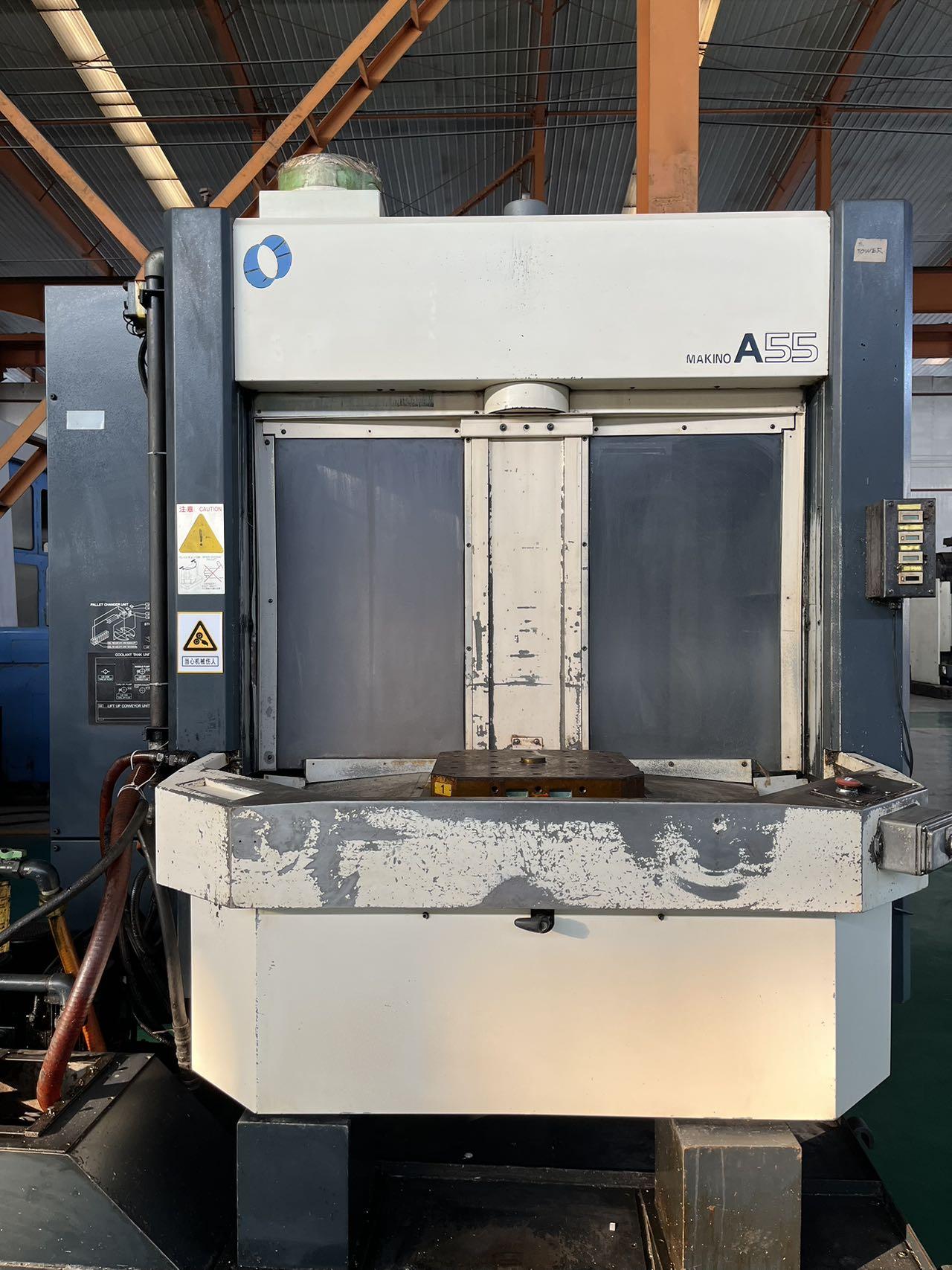 Horizontal machining center