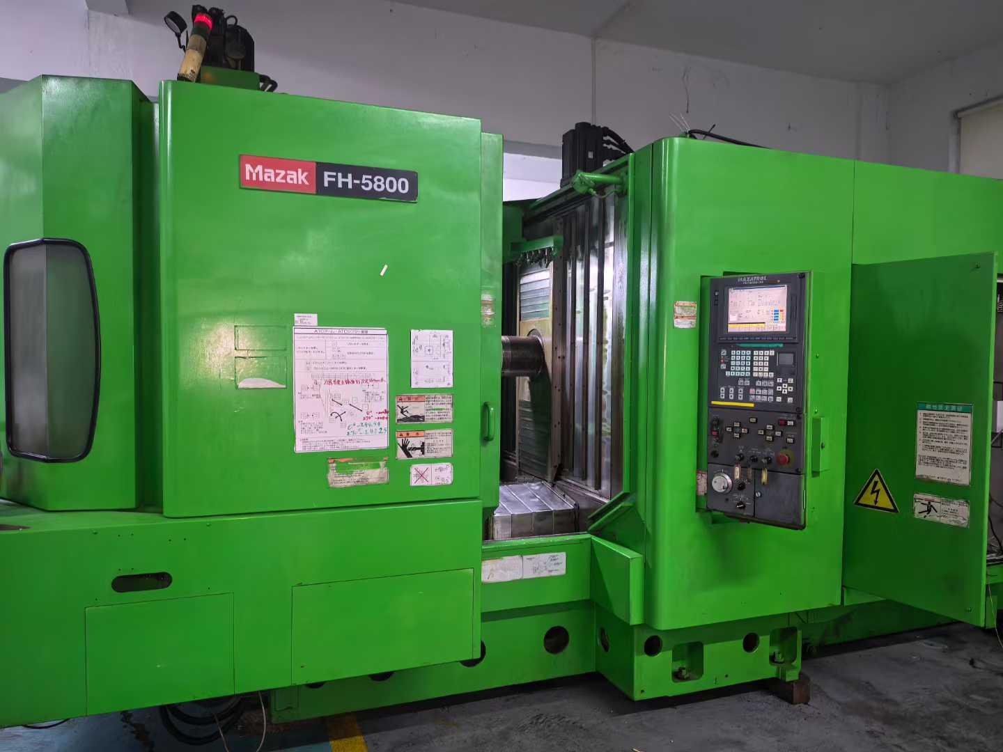 Horizontal machining center