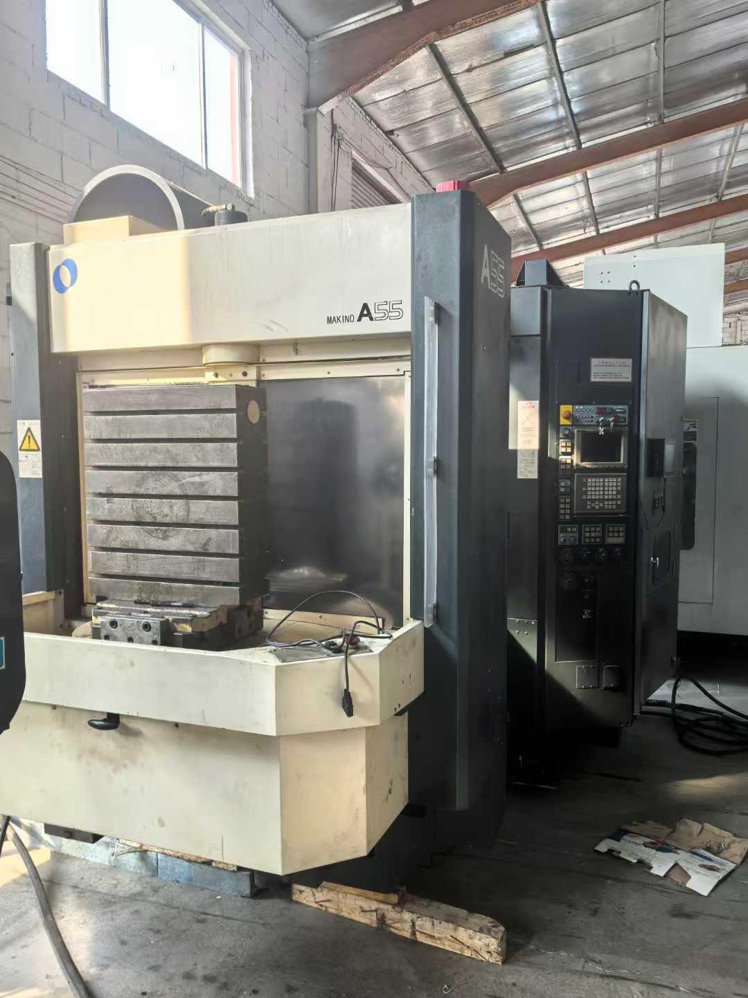 Horizontal machining center