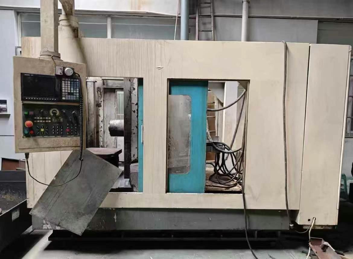 Horizontal machining center