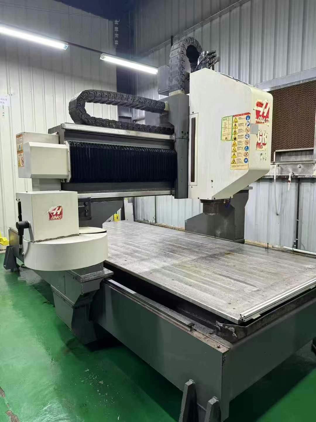 Gantry machining center