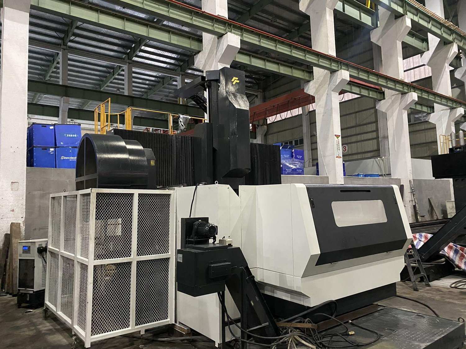 CNC gantry machining center