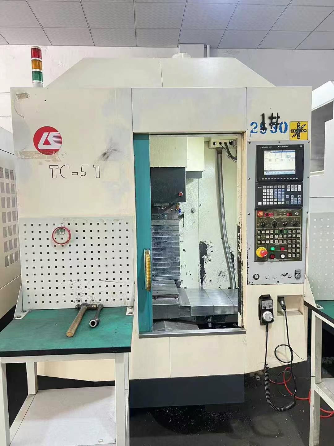 Drilling and tapping center
