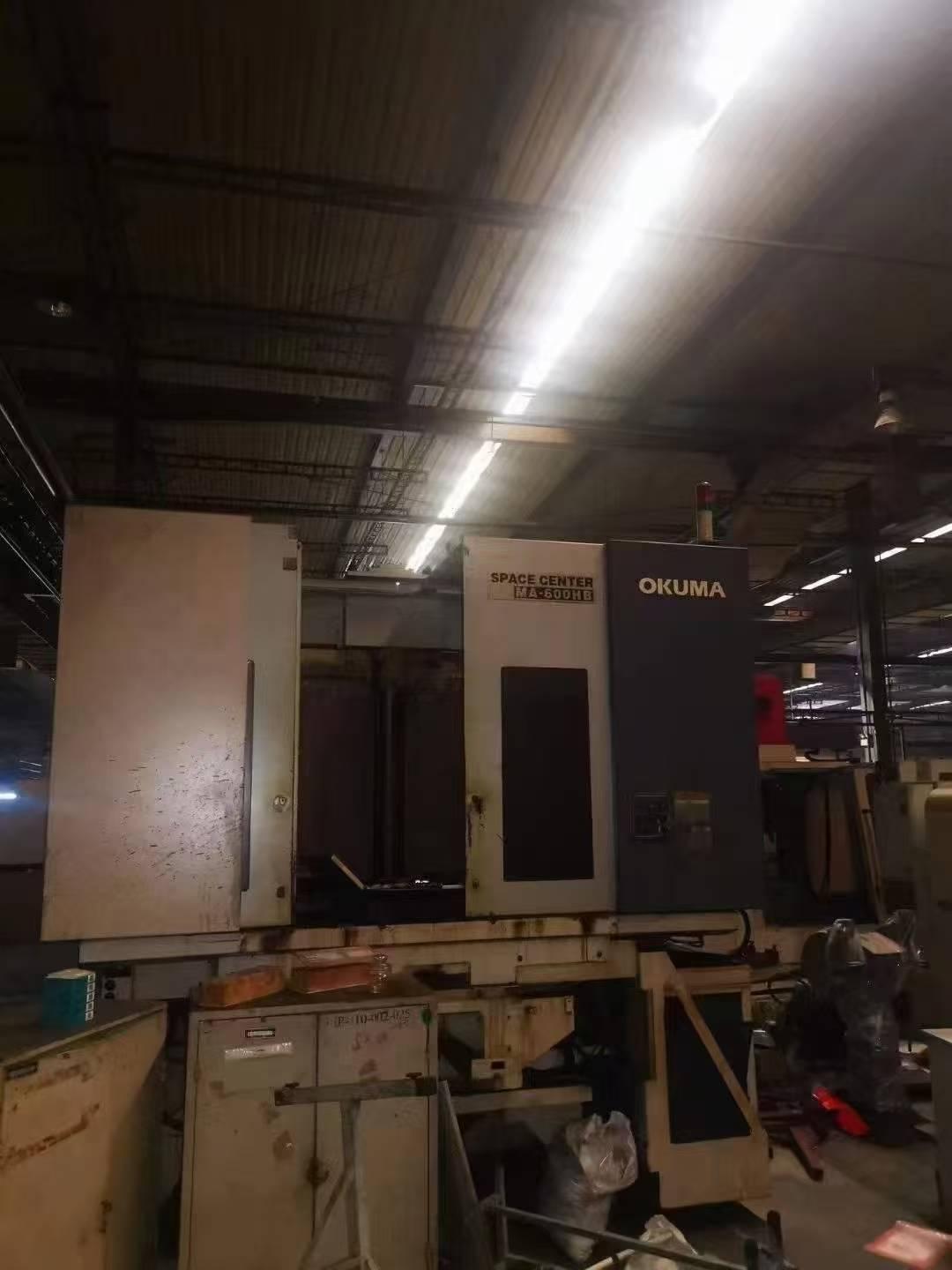 Horizontal machining center