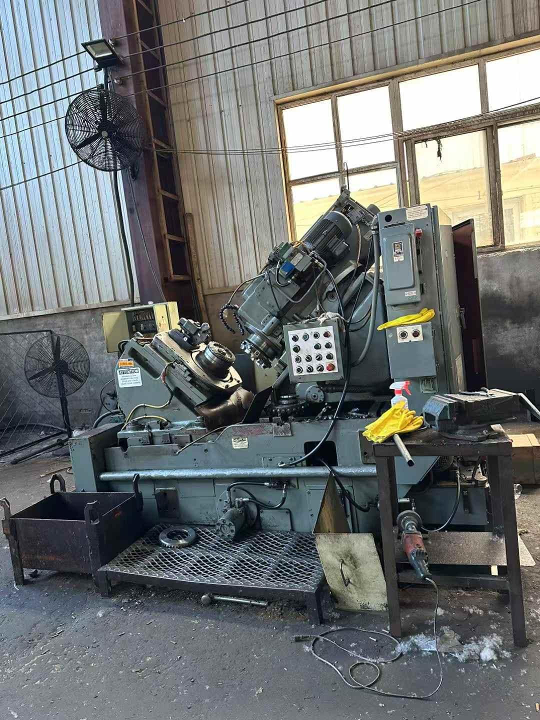 Gear drawing machine