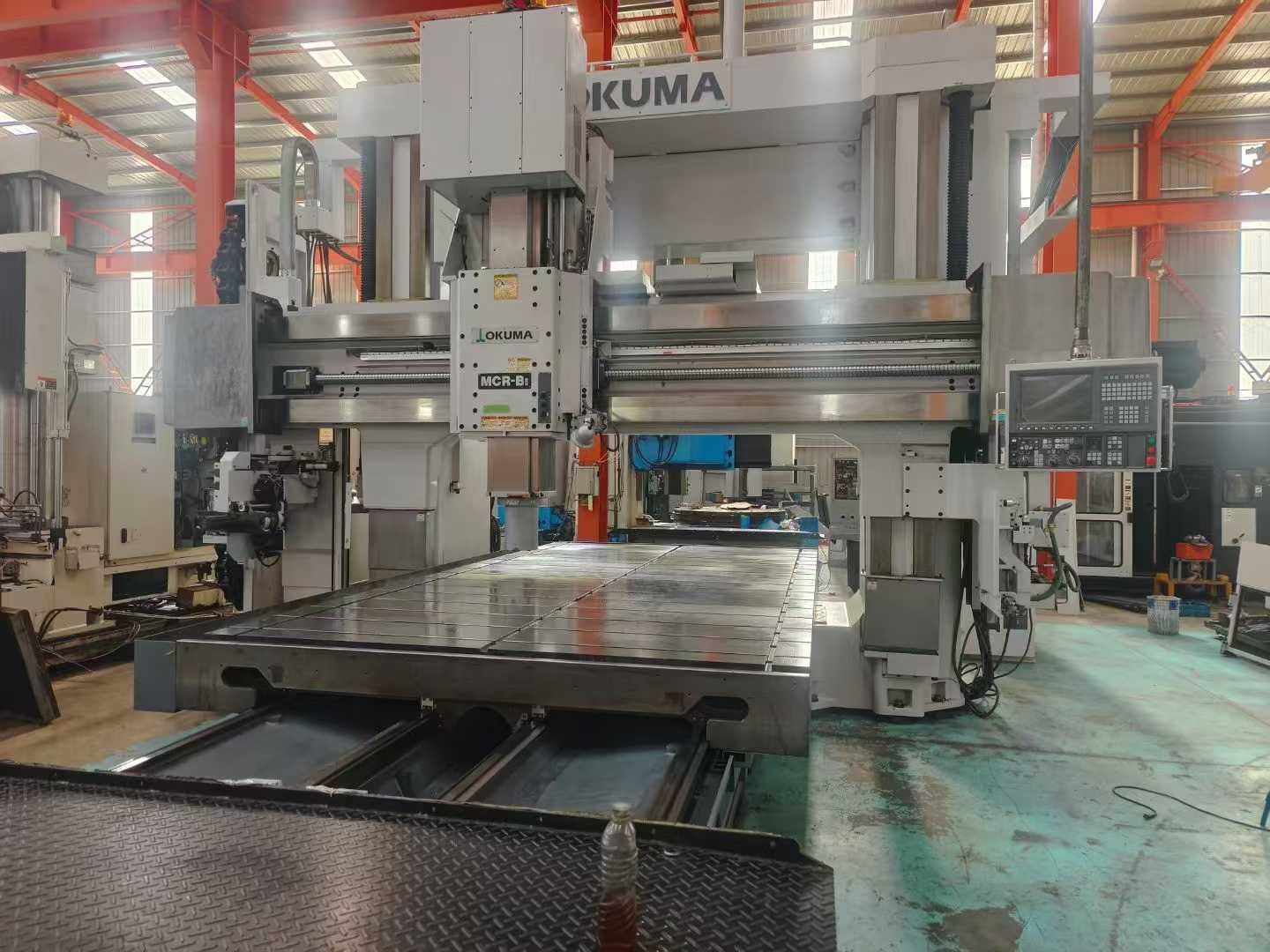 Gantry five-sided machining center