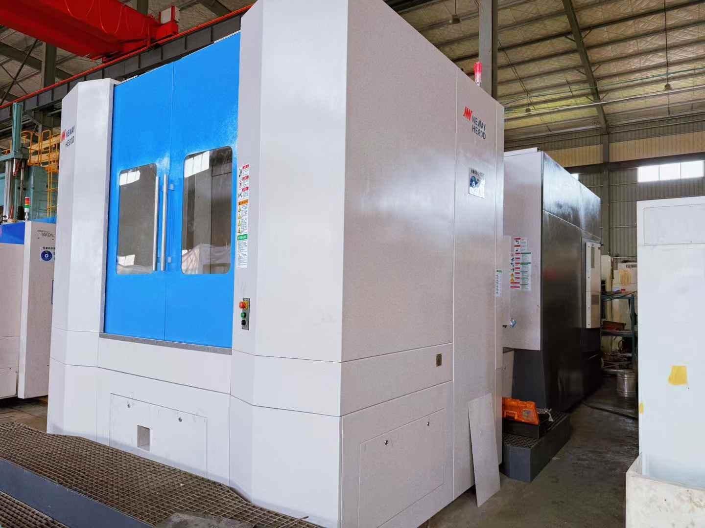 Double-station horizontal machining center