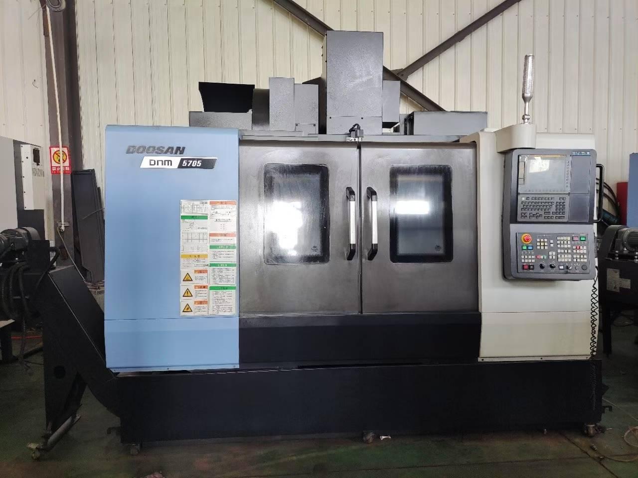 Vertical machining center