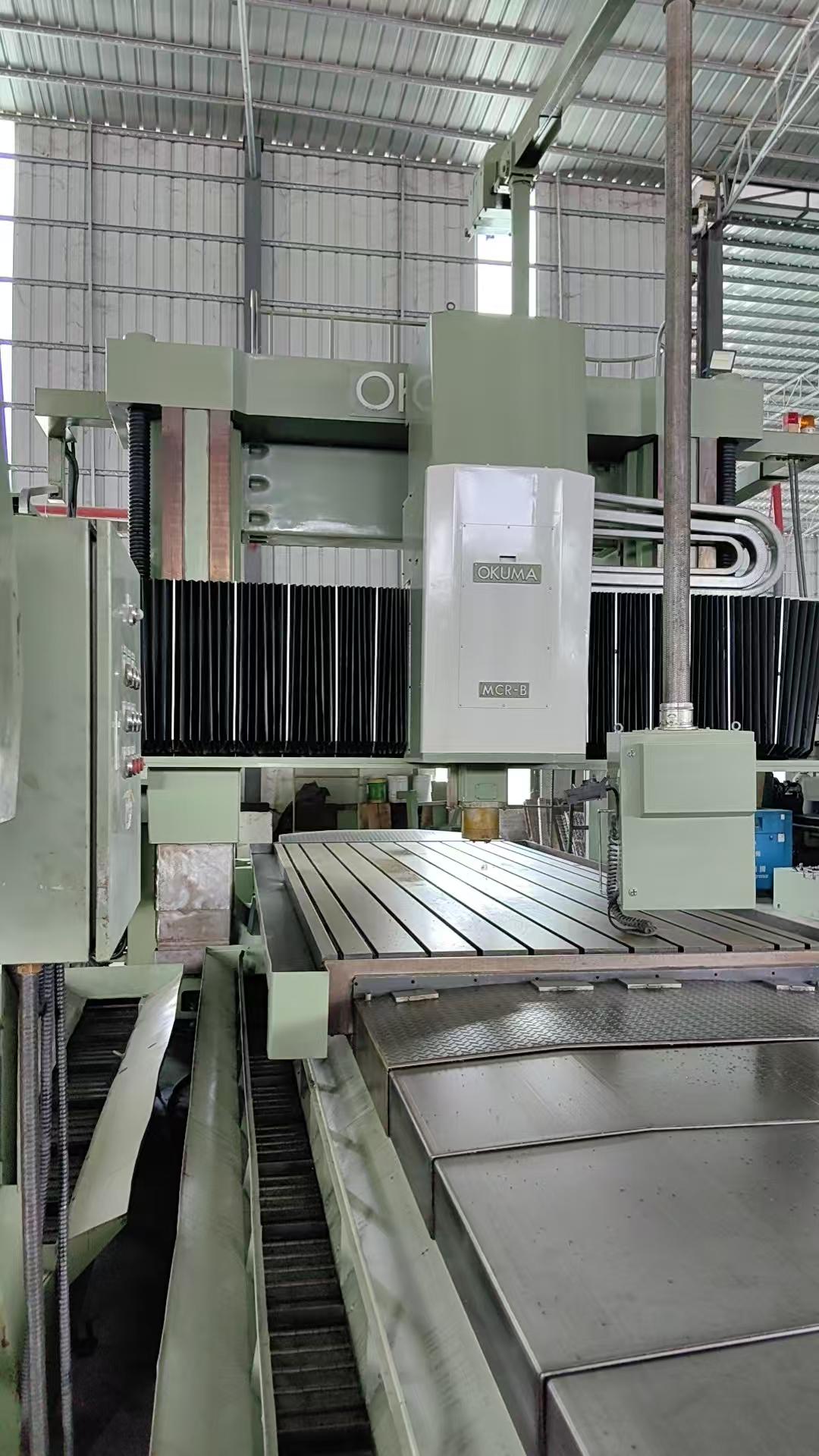Gantry machining center