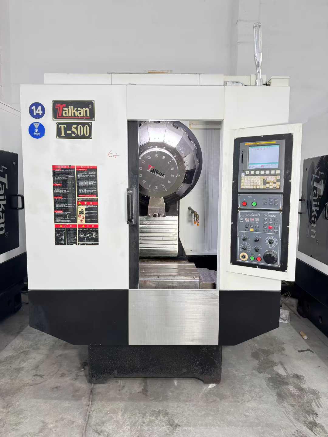 Drilling and tapping center
