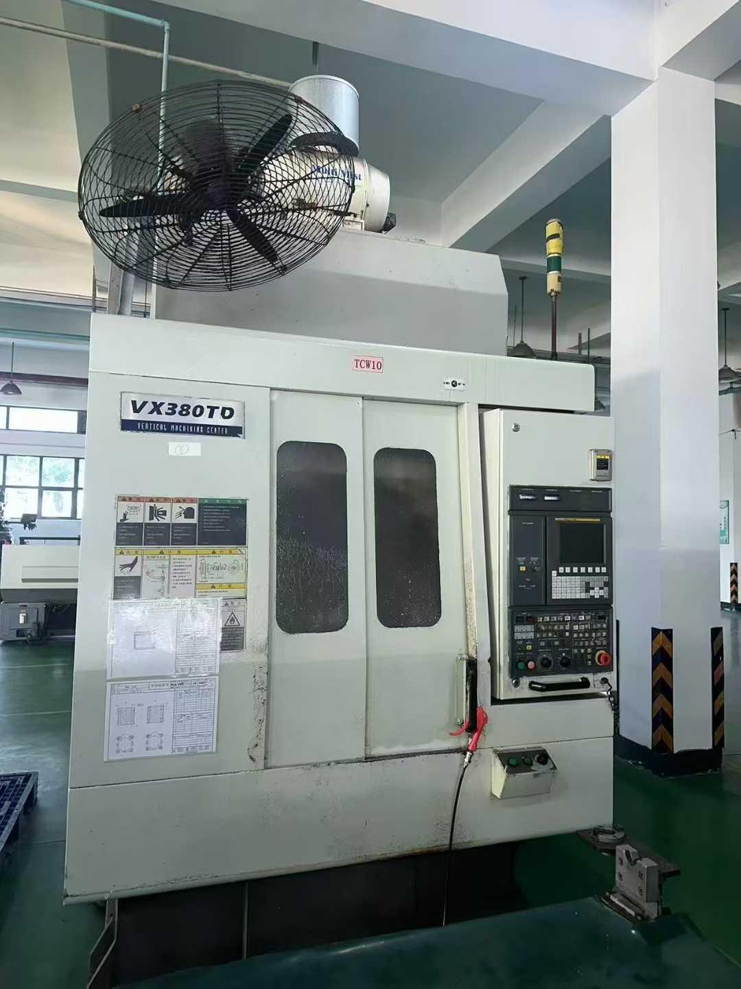 Drilling and tapping center