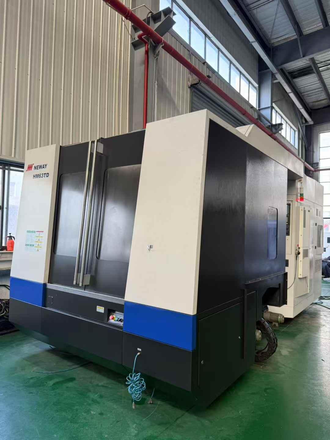 Horizontal machining center