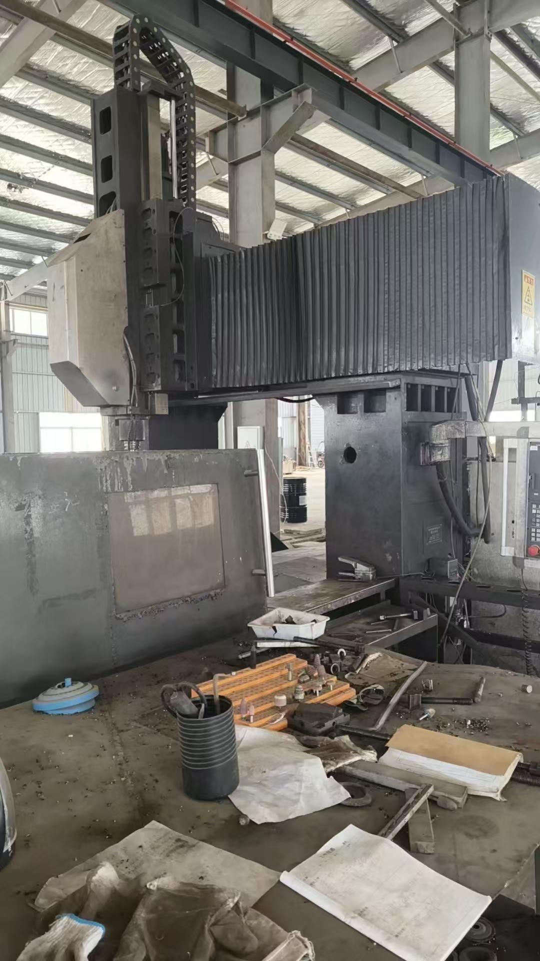 CNC gantry milling machine