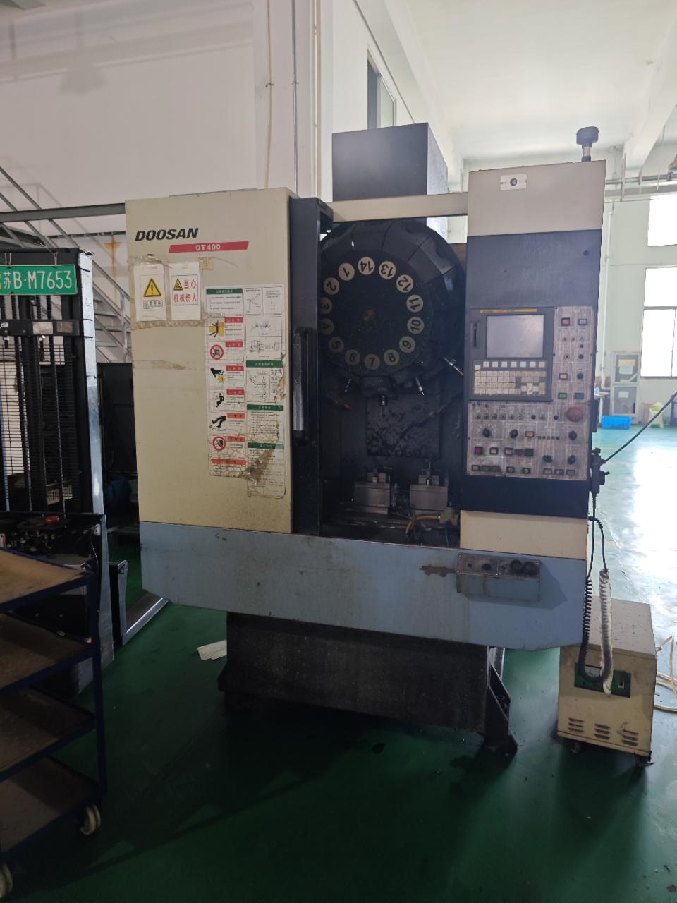 Drilling and tapping center