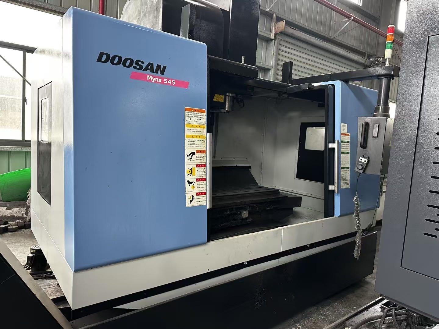 Vertical machining center