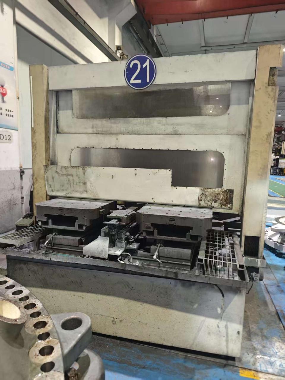 Horizontal machining center