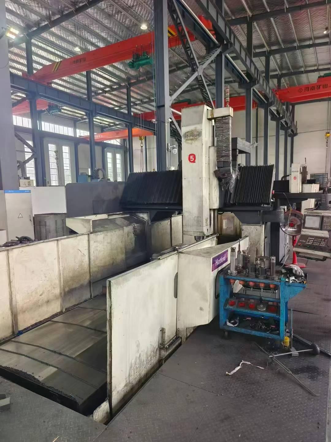 Gantry machining center